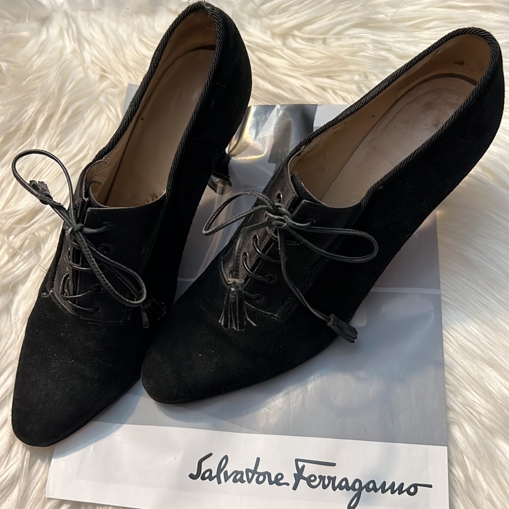 ✨💖Ferragamo Genuine Suede Heels
